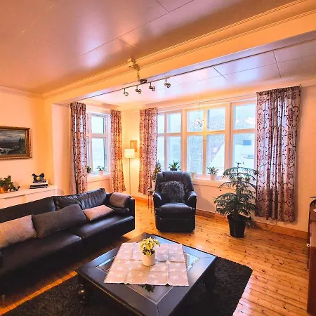 Apartment Large Family Friendly